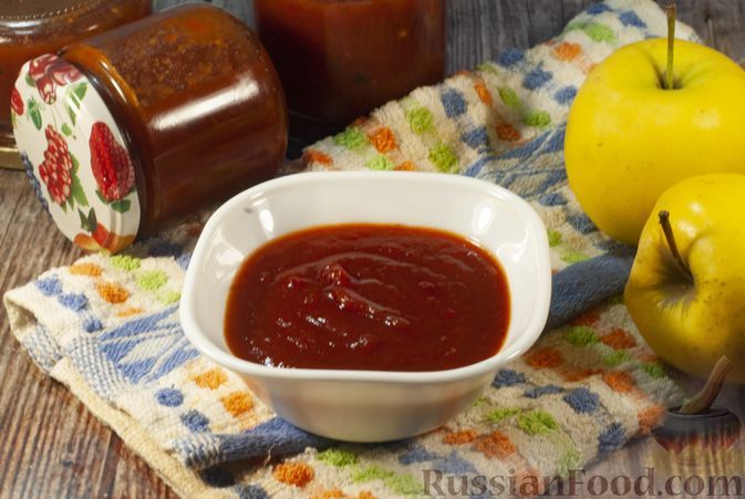 Фото к рецепту: Кисло-сладкий соус из перцев и яблок