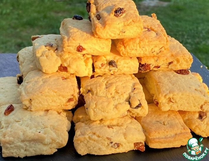 Рецепт: Печенье с орехами и изюмом