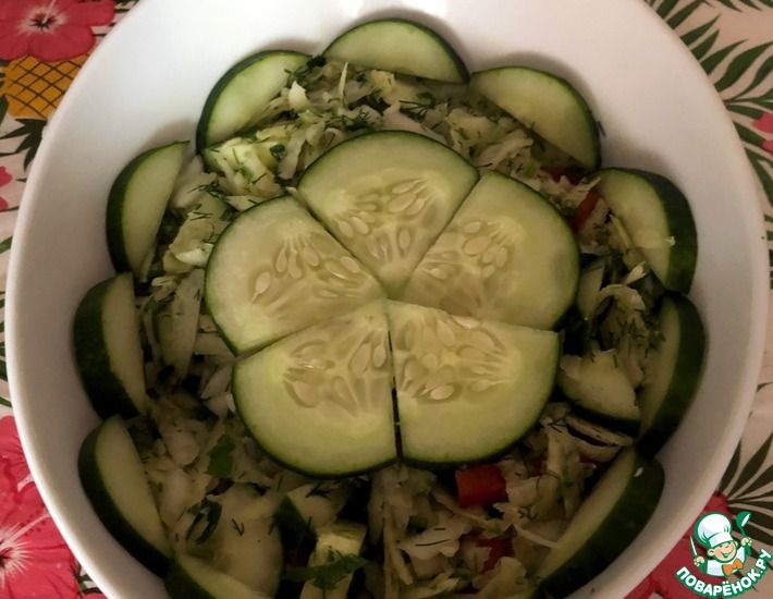 Рецепт: Салат из кольраби с огурцом