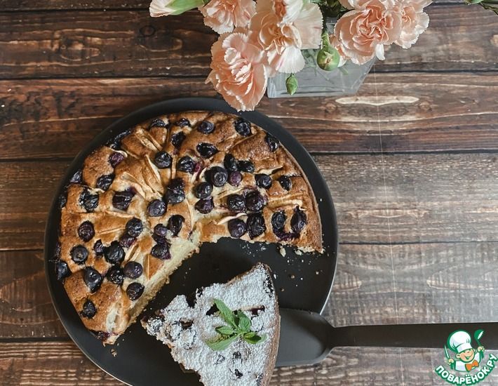 Рецепт: Творожный пирог с яблоками и голубикой