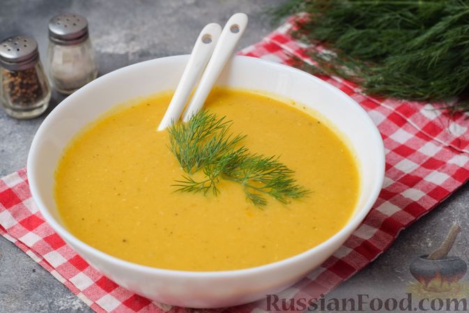 Фото к рецепту: Морковный суп-пюре с красной чечевицей