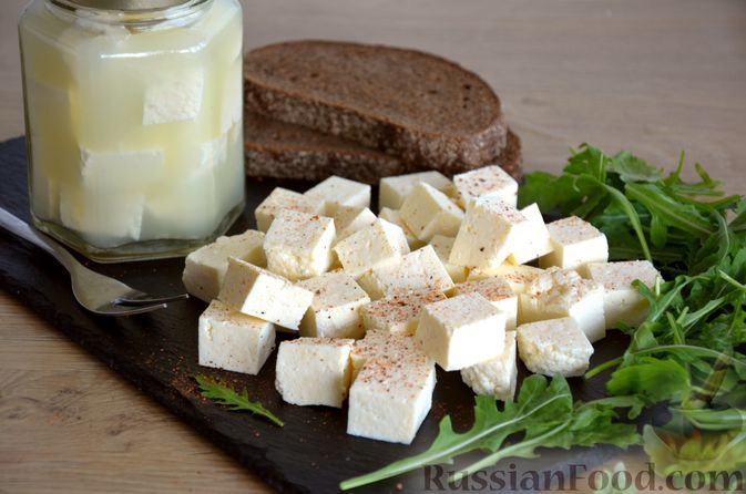 Фото к рецепту: Домашний сыр из молока и сметаны