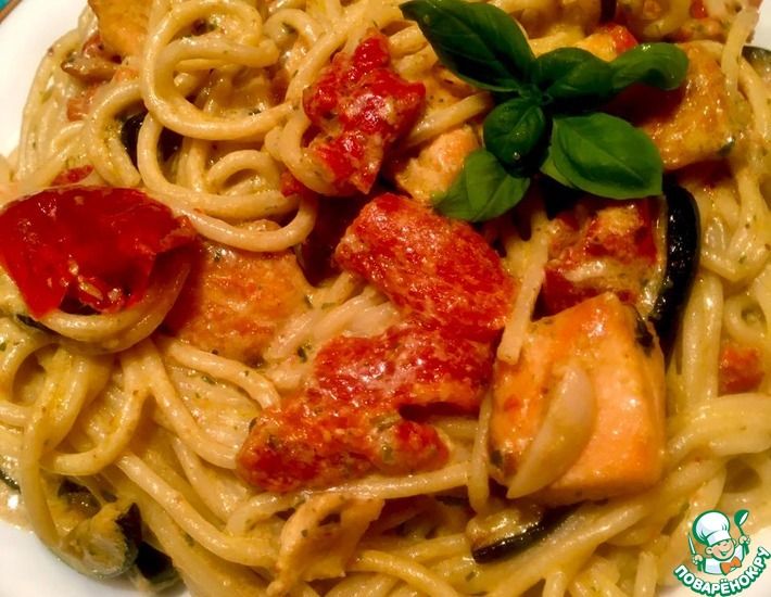Рецепт: Спагетти с цуккини, лососем и