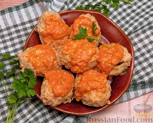 Фото к рецепту: Ленивые голубцы с пшеничной крупой, в томатно-сметанном соусе (в духовке)