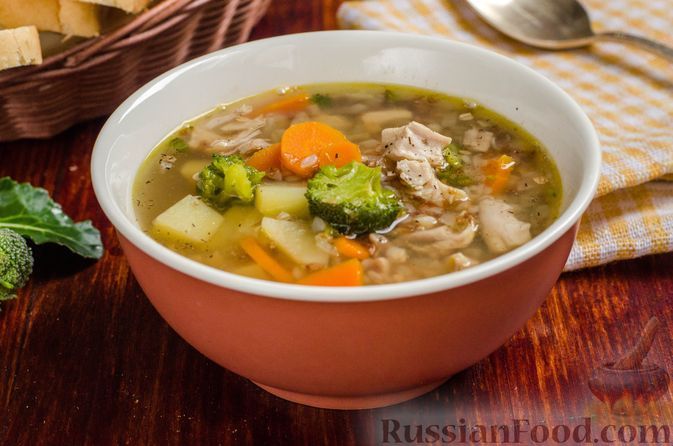 Фото к рецепту: Куриный суп с брокколи и гречкой