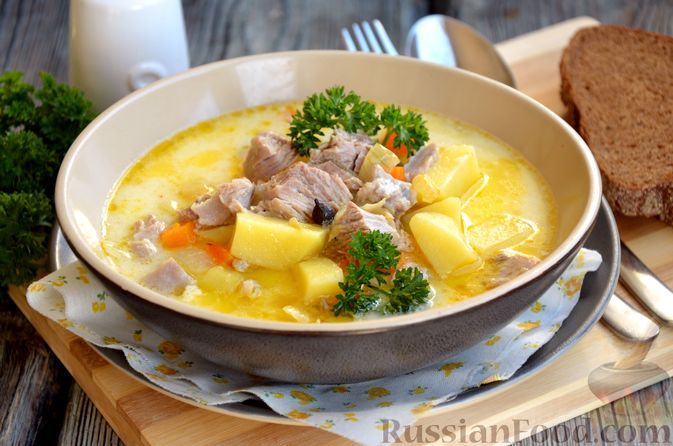 Фото к рецепту: Сырный суп с индейкой