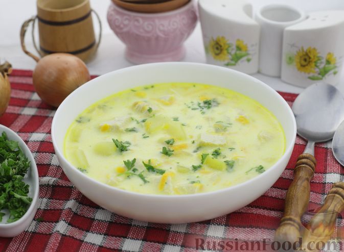 Фото к рецепту: Сырный суп с куриным филе