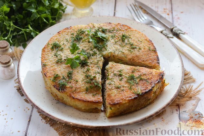Фото к рецепту: Картофельная запеканка с мясным фаршем и капустой
