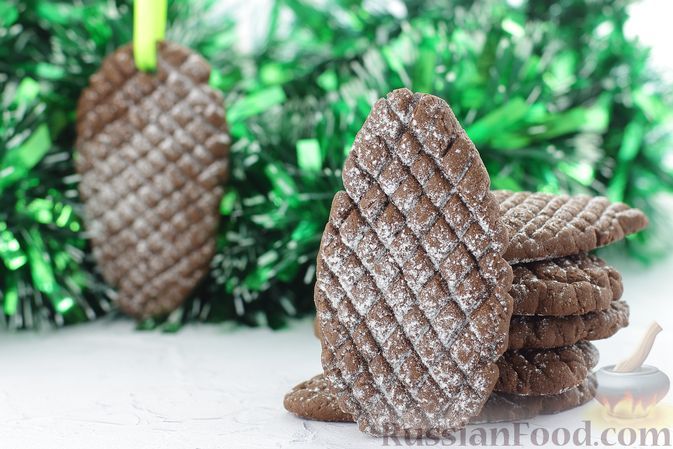 Фото к рецепту: Песочное печенье "Шишки" с какао