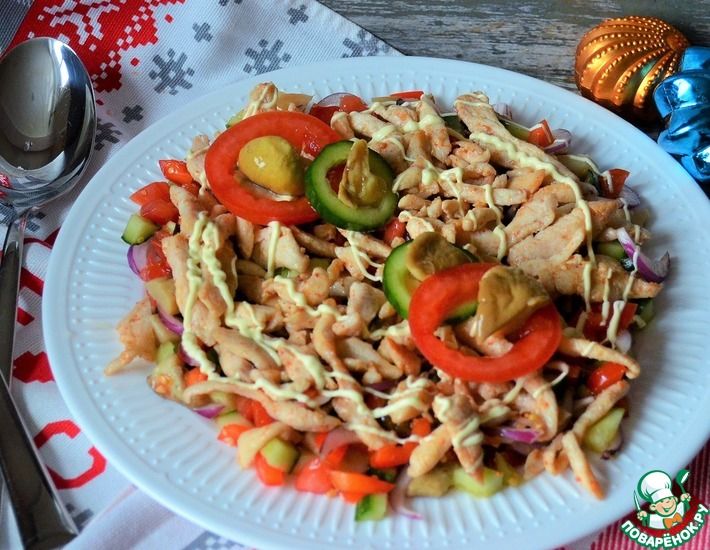 Рецепт: Овощной салат с курицей и грибами